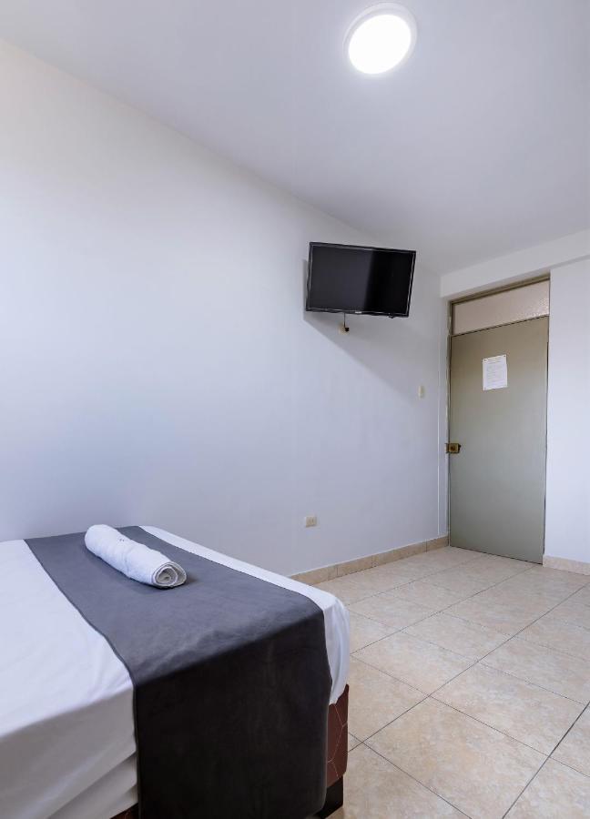 Hotel Taurus Piura Extérieur photo