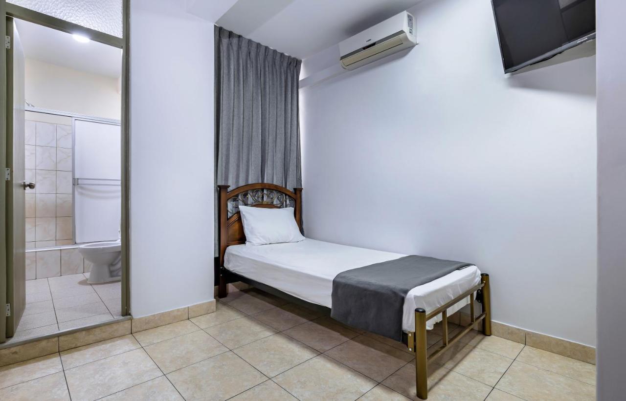 Hotel Taurus Piura Extérieur photo