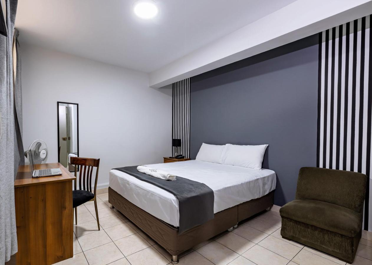 Hotel Taurus Piura Extérieur photo