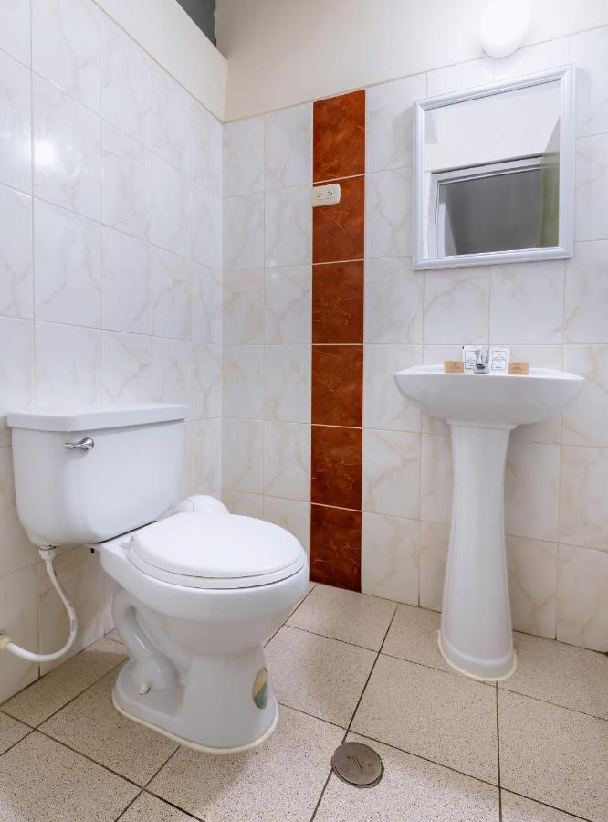 Hotel Taurus Piura Extérieur photo